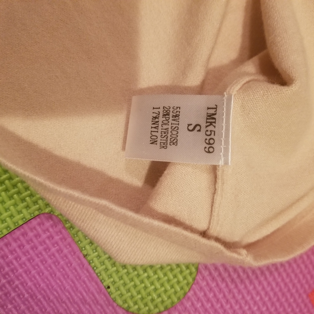 NWT size S, creamy ruffle sleeve sweater - Picture 5 of 6